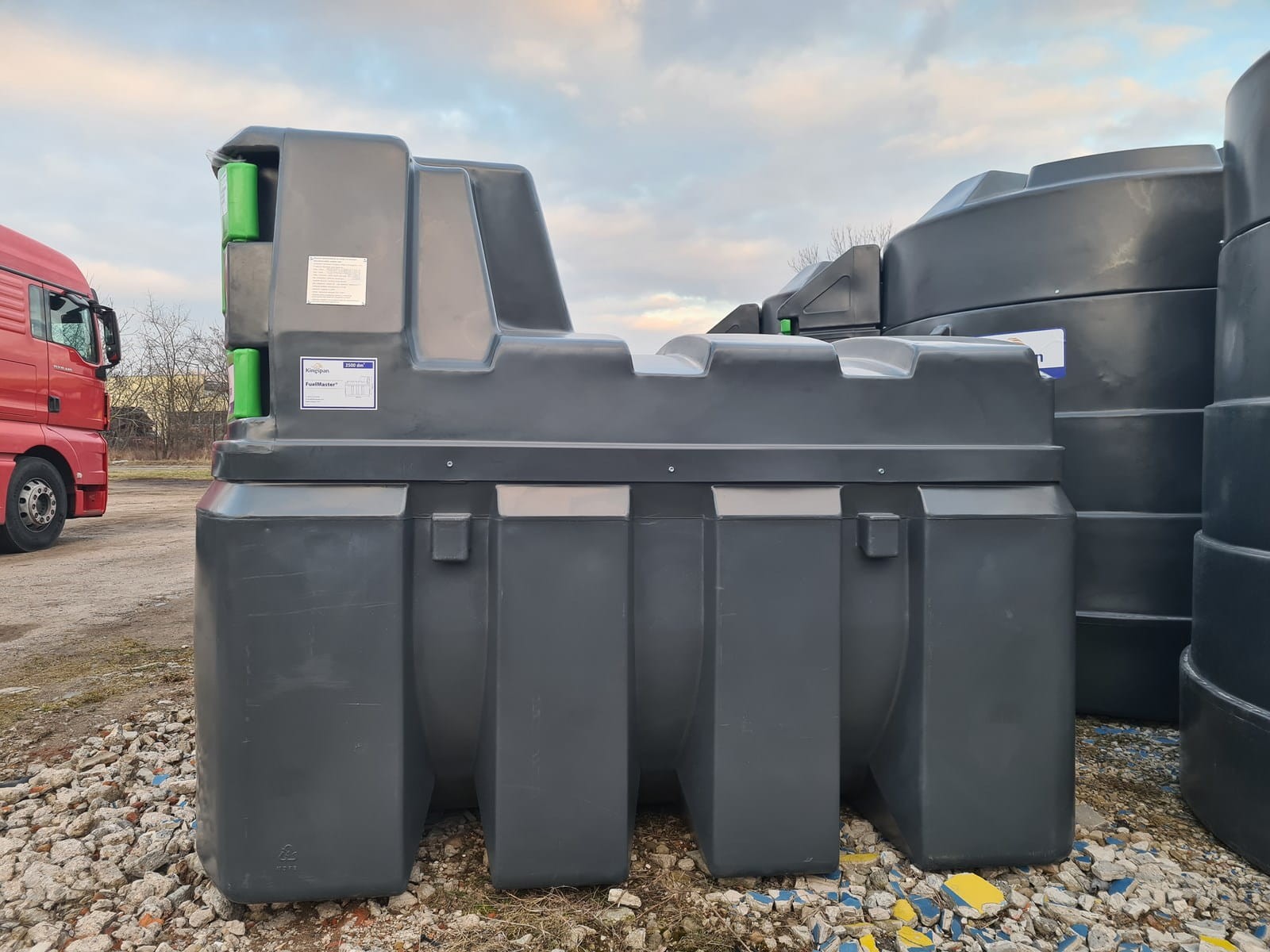 Zbiornik dwupłaszczowy 2500 litrów Titan Standard 1 - obrazek 4