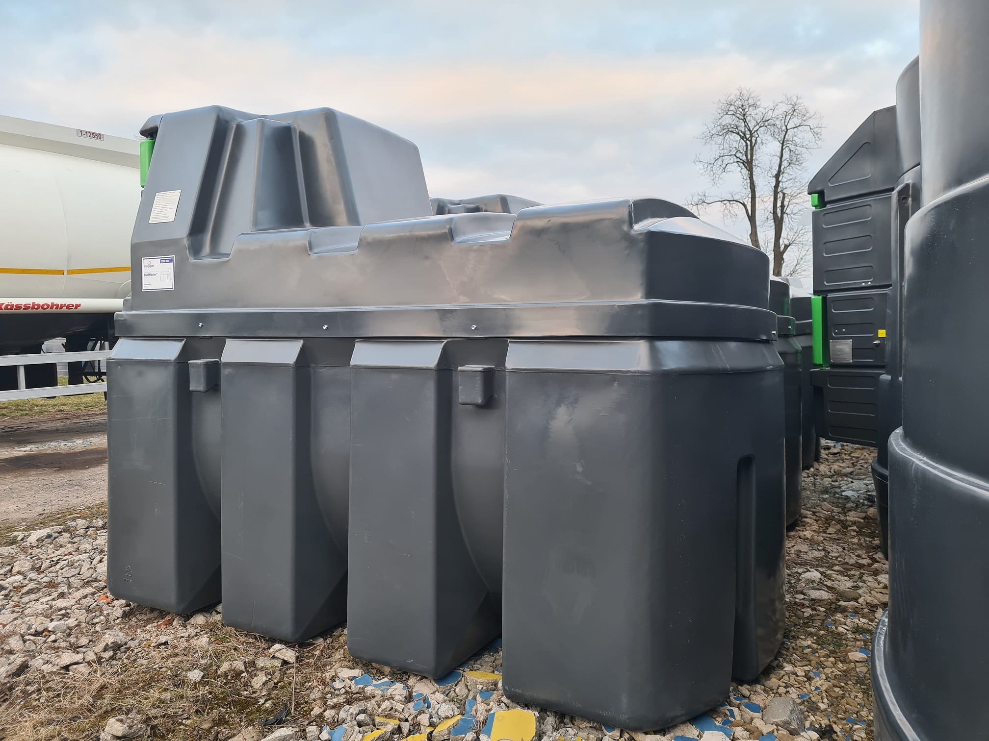 Zbiornik dwupłaszczowy 2500 litrów Titan Standard 1 - obrazek 5